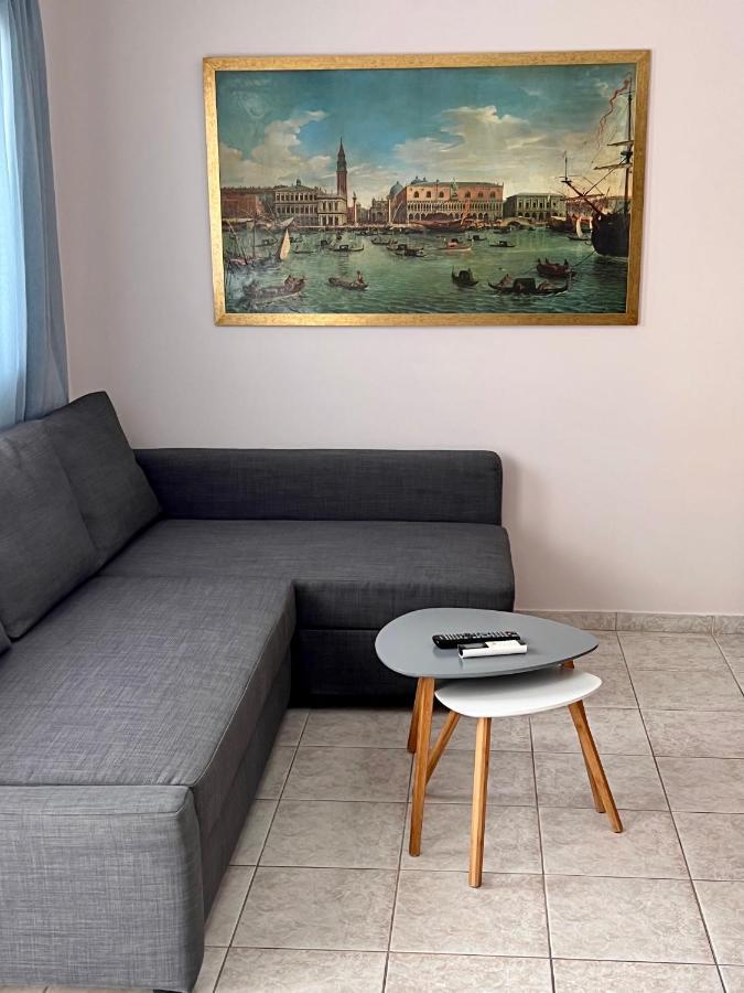 Joanna Apartment Gerakini Luaran gambar